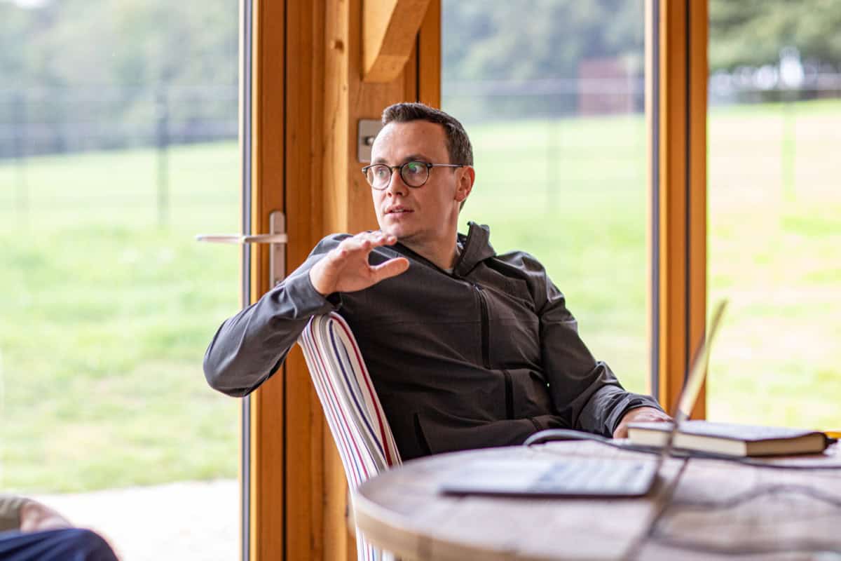 Dominic Monkhouse coaching a founder CEO through product-customer fit and enterprise deal qualification in a one-to-one session