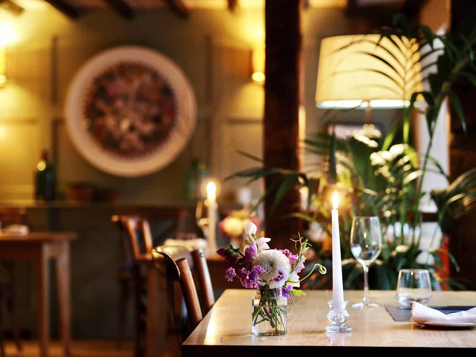 The Greyhound on the Test interior and grounds