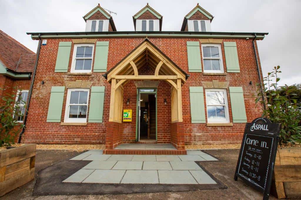 The Woodfalls Inn exterior